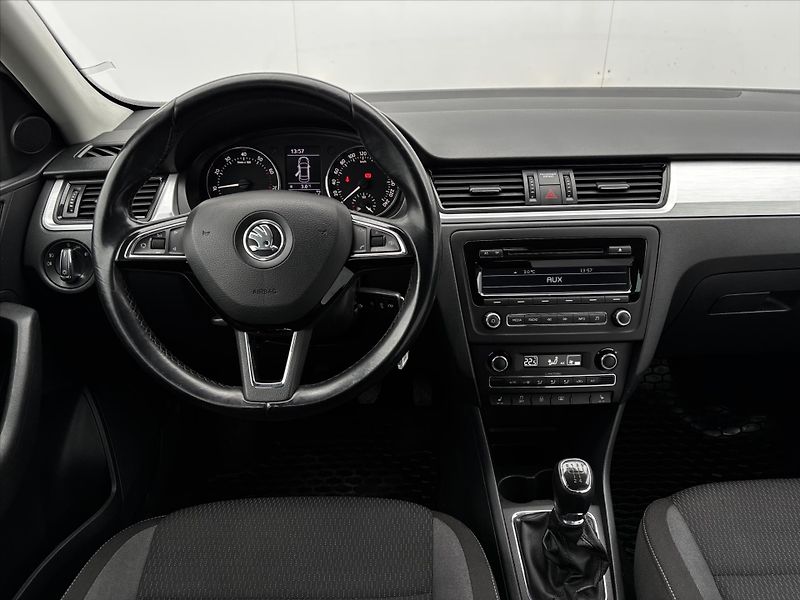 Škoda Rapid 1.2 TSi AUT.KLIMA ČR SERVIS.KN - fotka 13 z 18