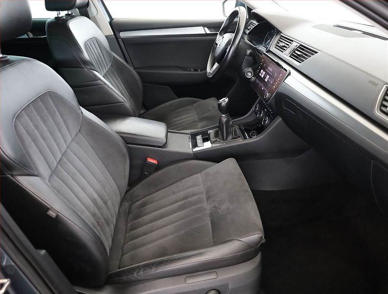 Škoda Superb (2017) Style 2.0 TDI 4x4, 4X4, Kůže - fotka 7 z 17