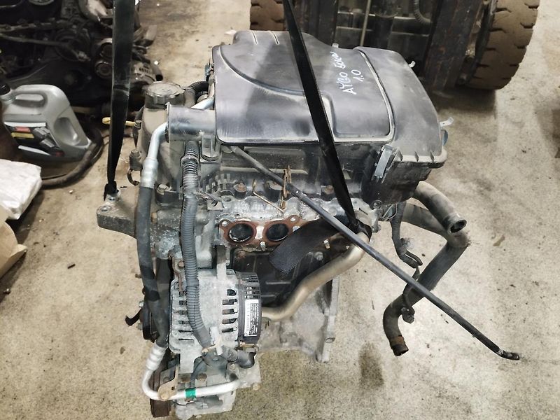 Toyota Aygo motor 1.0 50Kw 1KR - fotka 1 z 3