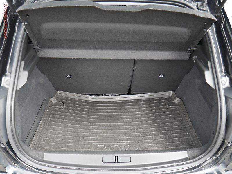 Peugeot 208 (2021) 1.2PT, Allure, LED, navi - fotka 7 z 20