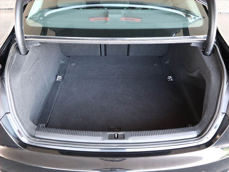 Audi A4 (2013) 1.8 TFSI, ČR,1.maj, Bi-Xenony - fotka 11 z 19