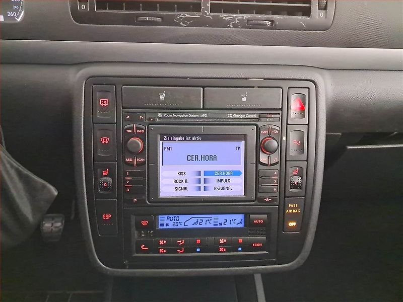 Volkswagen Sharan (2009) 2.0 TDI, 7 míst, Xenony - fotka 12 z 17