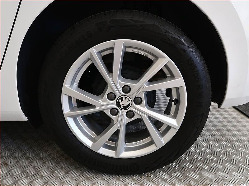 Škoda Fabia (2023) 1.0, Serv.kniha, Tempomat - fotka 14 z 15