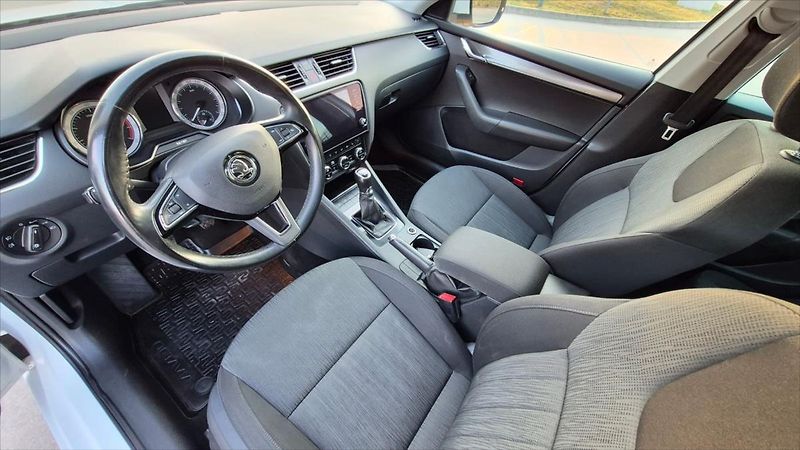 Škoda Octavia 1,5 TSI 110Kw STYLE ČR DPH - fotka 9 z 23