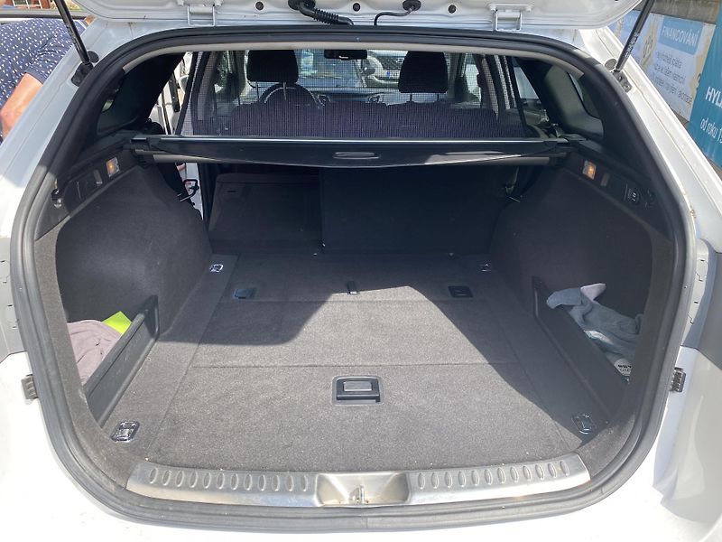 Hyundai i40 (2018) 1.7-104kW-NAVI - fotka 8 z 17
