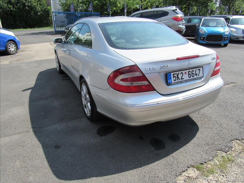 Mercedes-Benz CLK 2,7 270 CDI Elegance - fotka 6 z 27