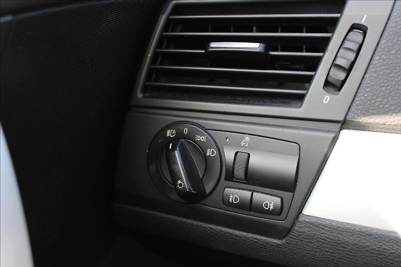 BMW X3 2,0 D  2.maj., ČR, 4 x 4 - fotka 17 z 35