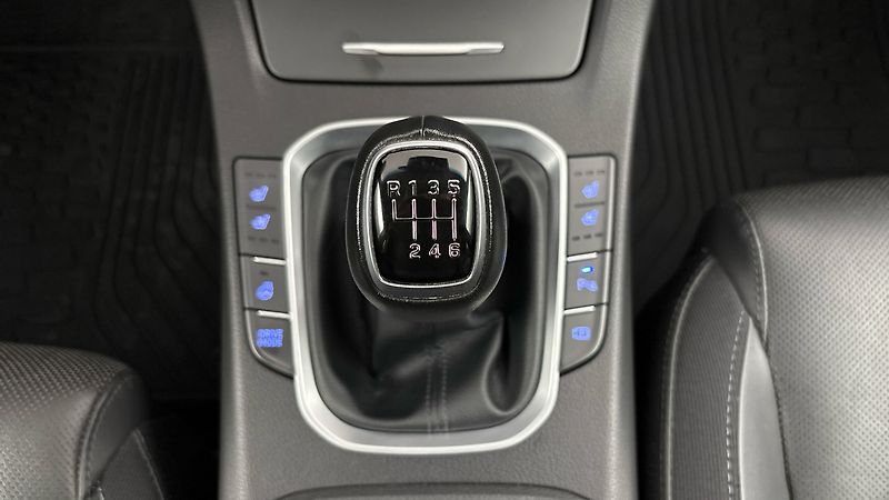 Hyundai i30 1.6 CRDI Style Kombi - fotka 24 z 28