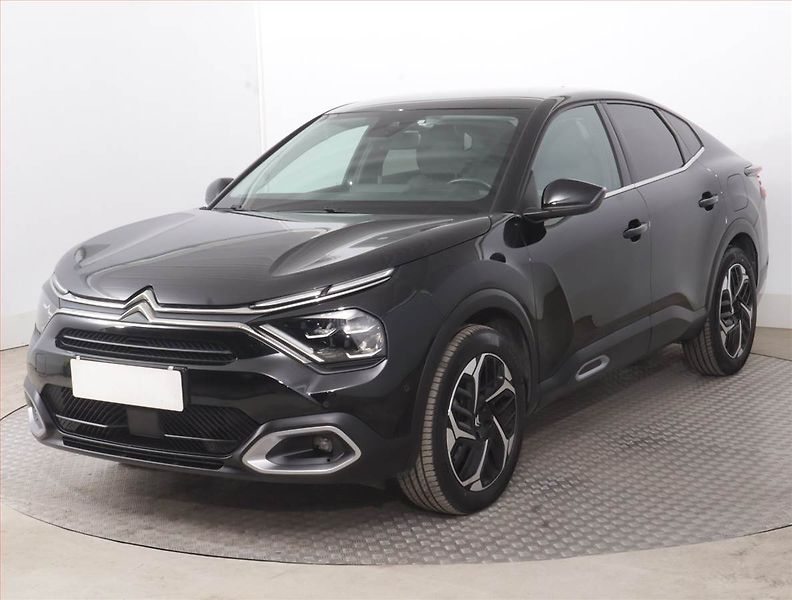 Citroën C4 (2023) 1.2 PureTech, Automat - fotka 2 z 17