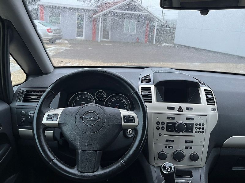 Opel Zafira 1.9cdti 88kw+7.míst - fotka 23 z 29