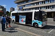 Autobus na vodíkový pohon v Mostě. Před zahájením pilotního provozu byl představen veřejnosti.