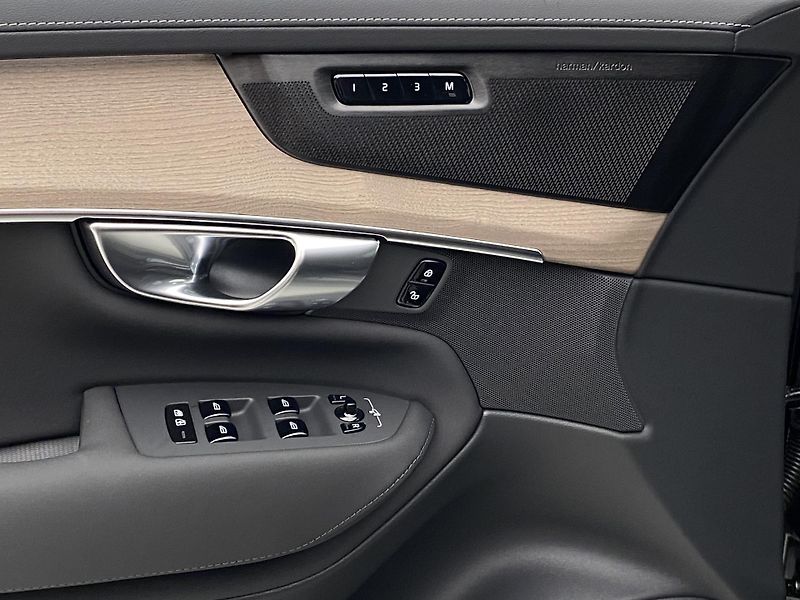 Volvo XC90 (2026) T8 AWD Plug-in BRIGHT PLUS 7m - fotka 29 z 72