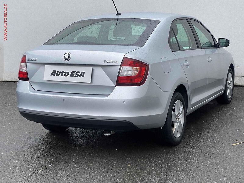 Škoda Rapid (2019) 1.0 TSI, ČR, AC, park.čidla - fotka 4 z 16