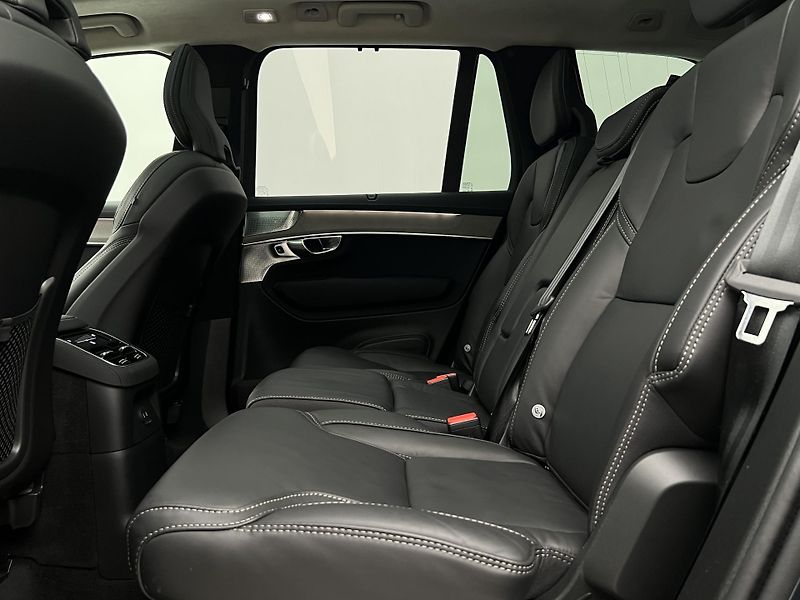 Volvo XC90 T8 AWD RECHARGE ULTRA BRIGHT - fotka 5 z 51