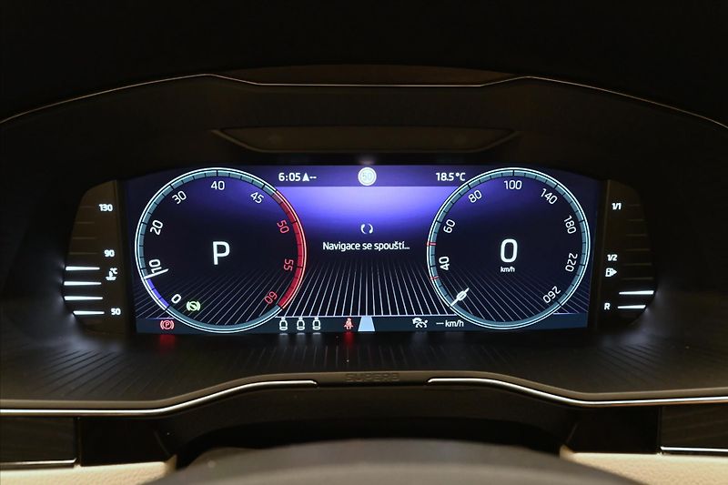 Škoda Superb 2,0 TDI 110kW DSG Style Záruka - fotka 16 z 33