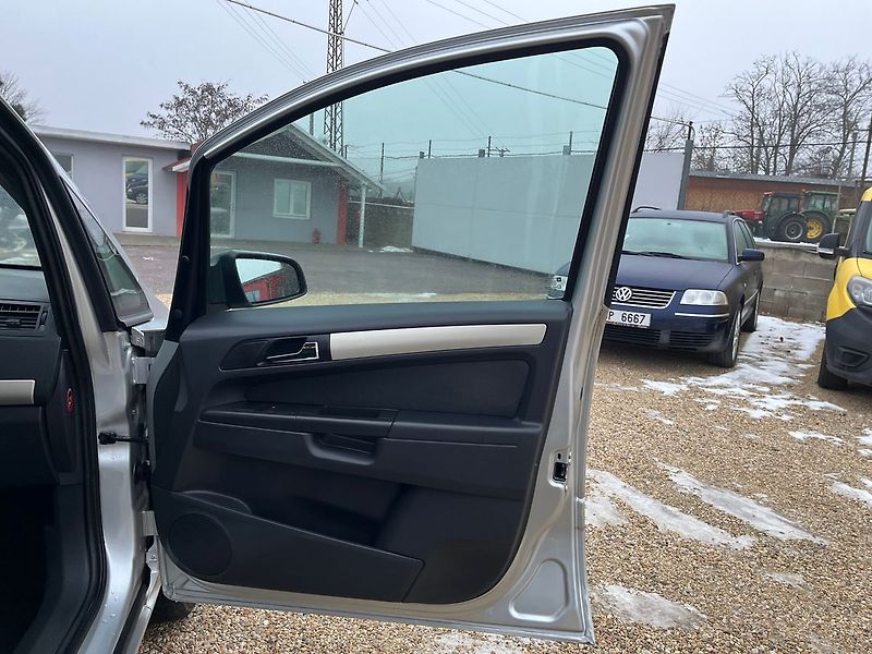 Opel Zafira 1.9cdti 88kw+7.míst - fotka 16 z 29