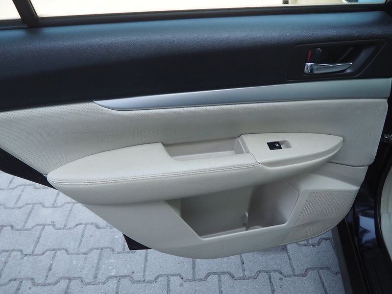 Subaru Outback (2013) 2.0 D 110kW, AWD, AT, Navi - fotka 11 z 39