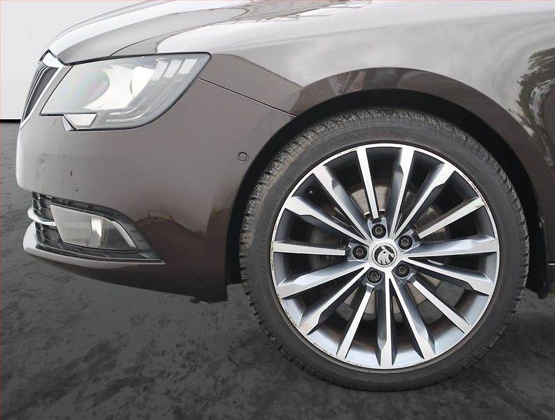 Škoda Superb (2013) Elegance 2.0 TDI, Automat - fotka 15 z 23