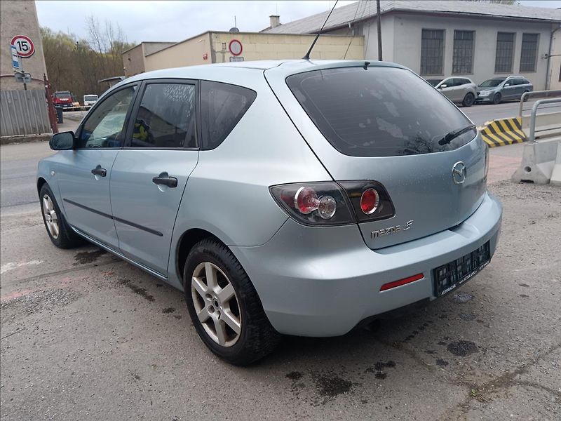 Mazda 3 1,4 i Sport CE - fotka 8 z 20