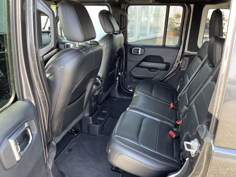 Jeep Wrangler 2.2CRD, ČR, Overland, 4x4 - fotka 14 z 38