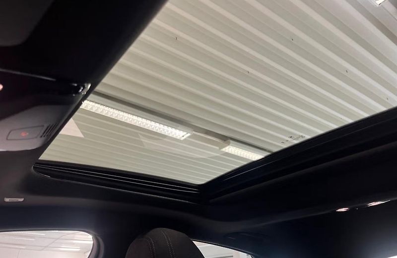 BMW i4 M60 xDrive GC M 360k HuD Tažné - fotka 19 z 19