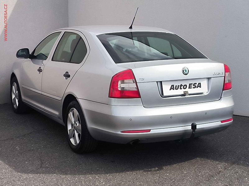 Škoda Octavia (2013) 1.6.TDI, ČR, AC, park.asist - fotka 6 z 15