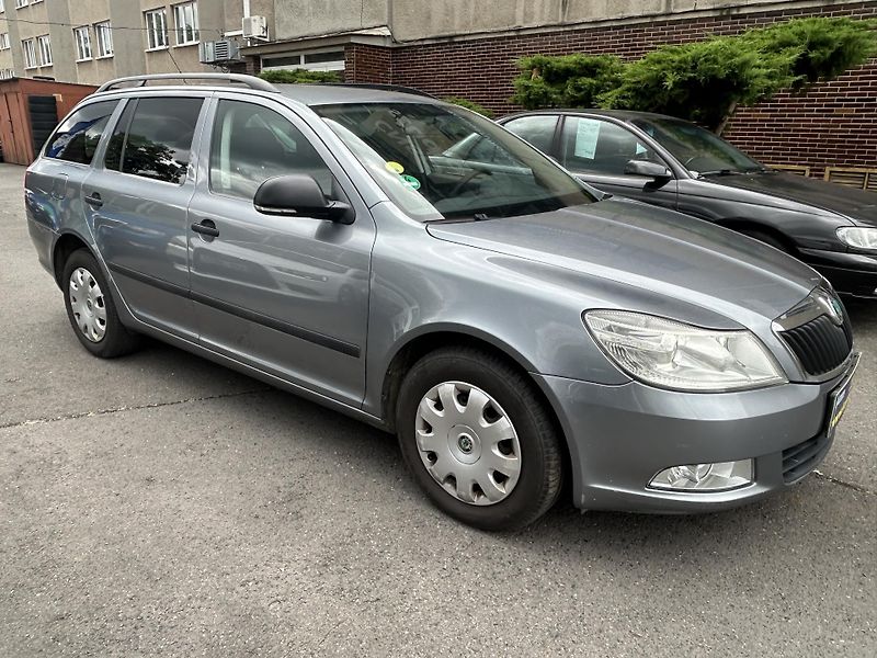 Škoda Octavia 2.0 TDI Champion Ambition Comb - fotka 1 z 30