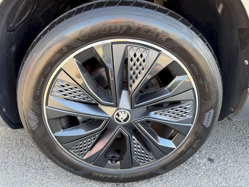 Škoda Karoq (2024) 2.0TSI 140kW DSG 4x4 SportLine - fotka 35 z 35
