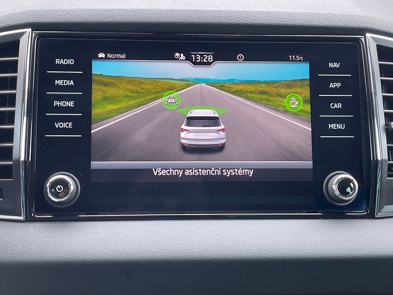 Škoda Karoq (2023) 1.5 TSI 110kW DSG Style Plus - fotka 14 z 31