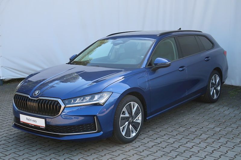 Škoda Superb (2024) Combi Selection 1,5 TSi / 150 - fotka 32 z 33
