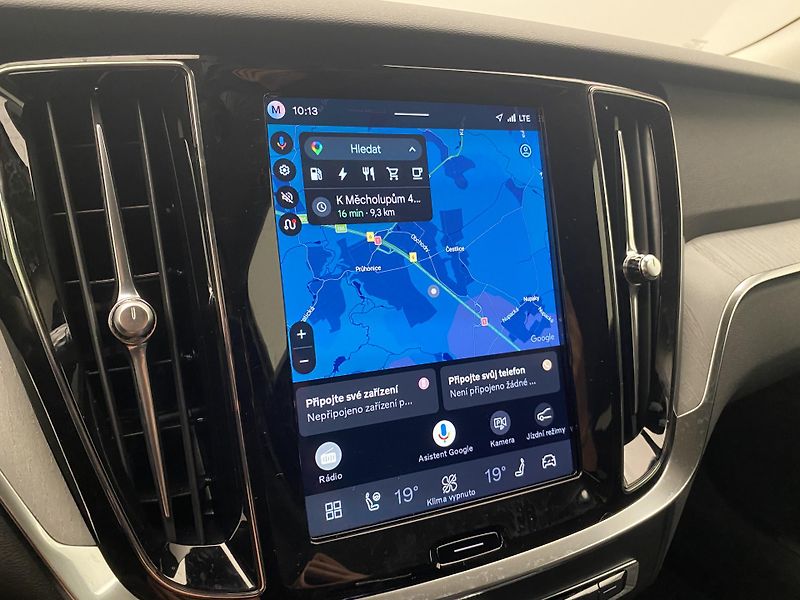 Volvo V60 T6 AWD RECHARGE DARK PLUS CZ - fotka 37 z 49