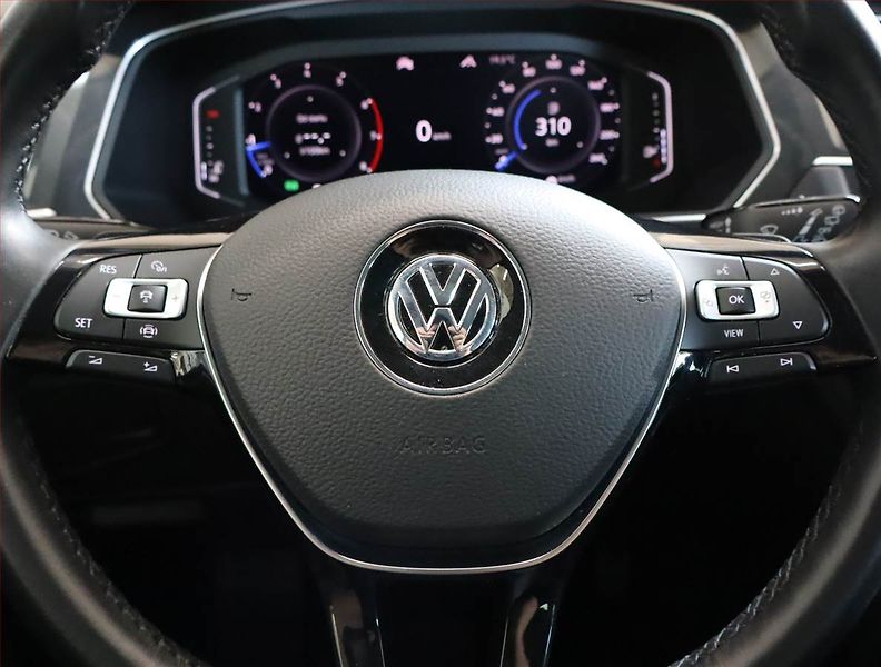 Volkswagen Tiguan (2020) Elegance 2.0 TSI - fotka 24 z 29