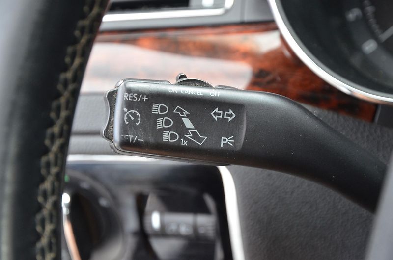Škoda Superb (2011) 2.0 TDi 103kW AMBITION - fotka 20 z 31