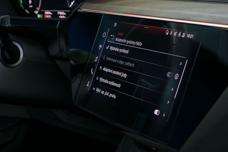 Audi e-tron 55 300kW Matrix Softclose HUD - fotka 38 z 44