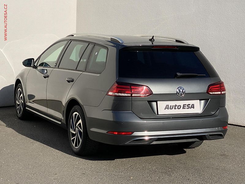Volkswagen Golf (2018) 1.0 TSi, Sound, navi - fotka 6 z 18