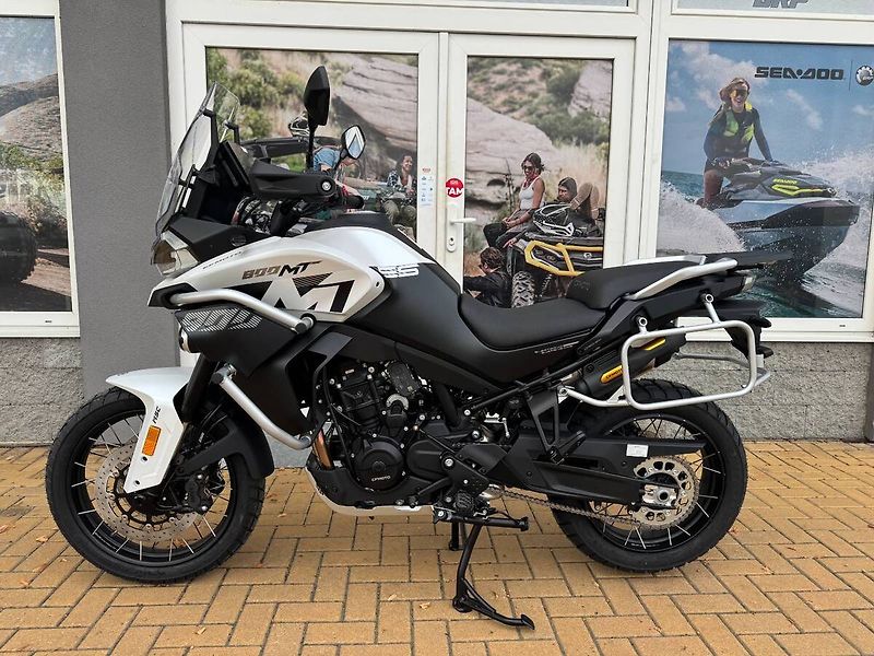 CFMOTO 800 MT (2026) - fotka 1 z 6