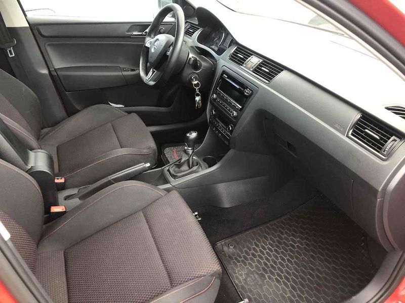 Škoda Rapid (2014) 1.2TSI StylePLUS Spaceback - fotka 9 z 13