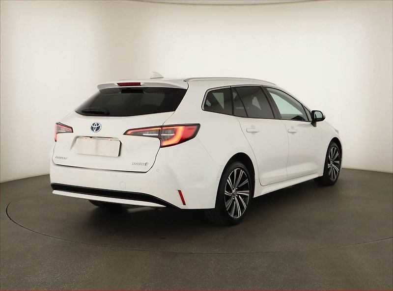 Toyota Corolla (2023) Comfort 1.8 Hybrid - fotka 5 z 16