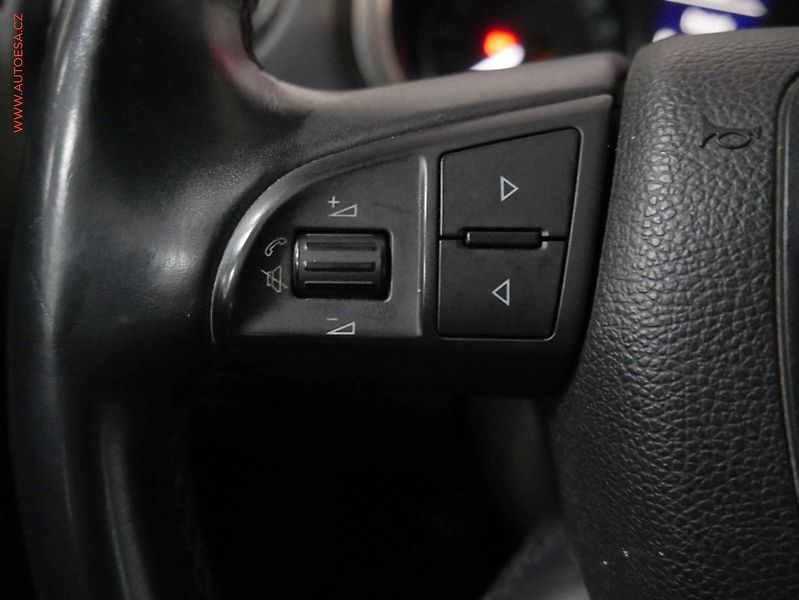 Škoda Roomster (2010) 1.6 TDi, ČR, AC, tempo - fotka 12 z 17