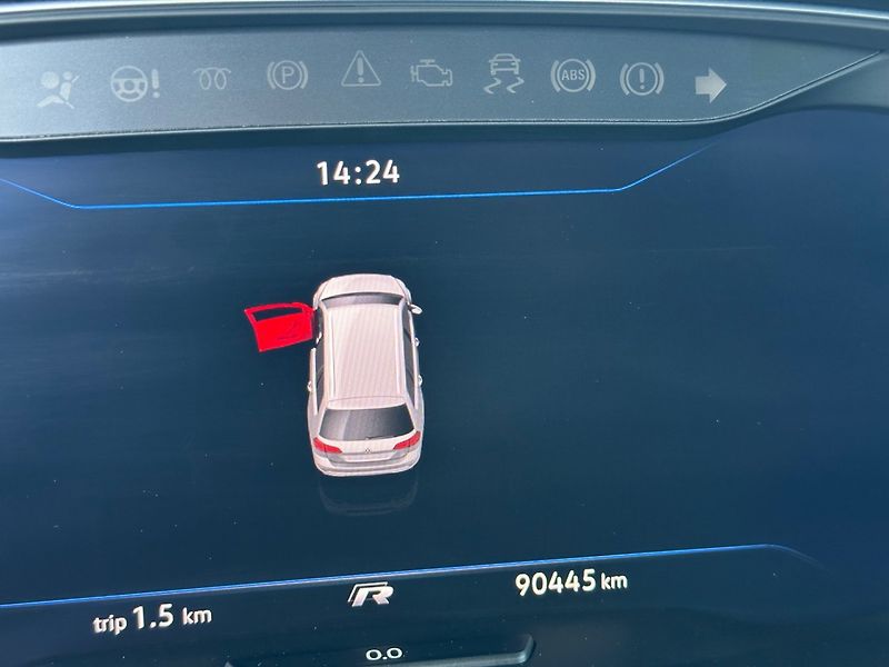 Volkswagen Golf 7.5 R 2.0 TSI 4Motion VIRTUAL - fotka 11 z 24