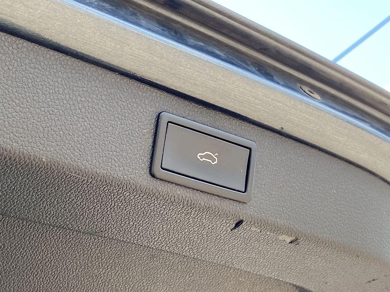 Škoda Superb (2021) Combi 1.4 TSI iV DSG Style - fotka 30 z 36