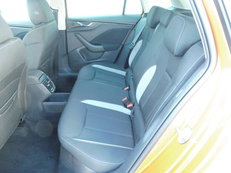 Škoda Kamiq (2025) Selection 1,0 TSI 85kW - fotka 20 z 29