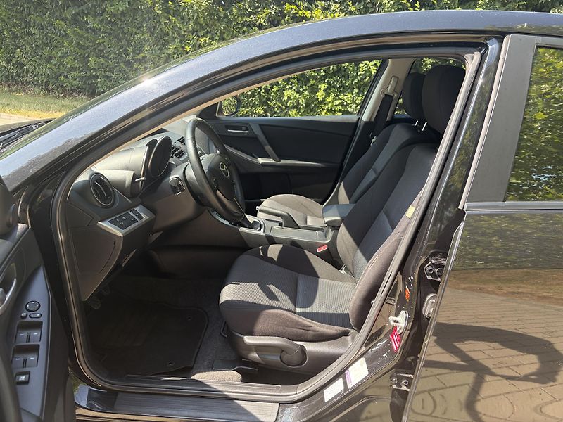Mazda 3 1.6 High-Line - fotka 18 z 30