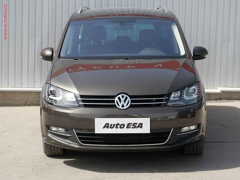 Volkswagen Sharan (2015) 2.0TDi, 2.maj,ČR, DSG, AC - fotka 2 z 25