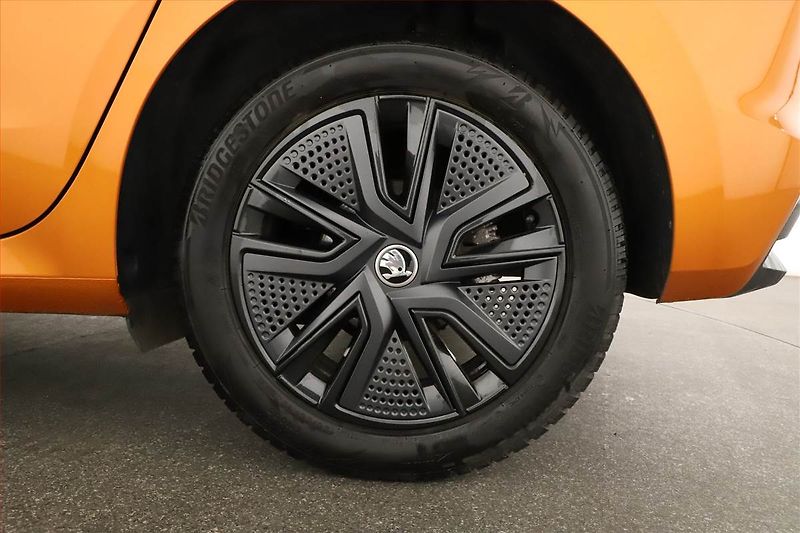 Škoda Fabia (2022) 1.0 TSI, Automat, Tempomat - fotka 20 z 20
