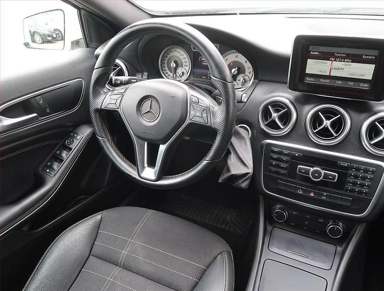 Mercedes-Benz Třídy A (2013) A 180 CDI, Automat, Tempomat - fotka 7 z 15