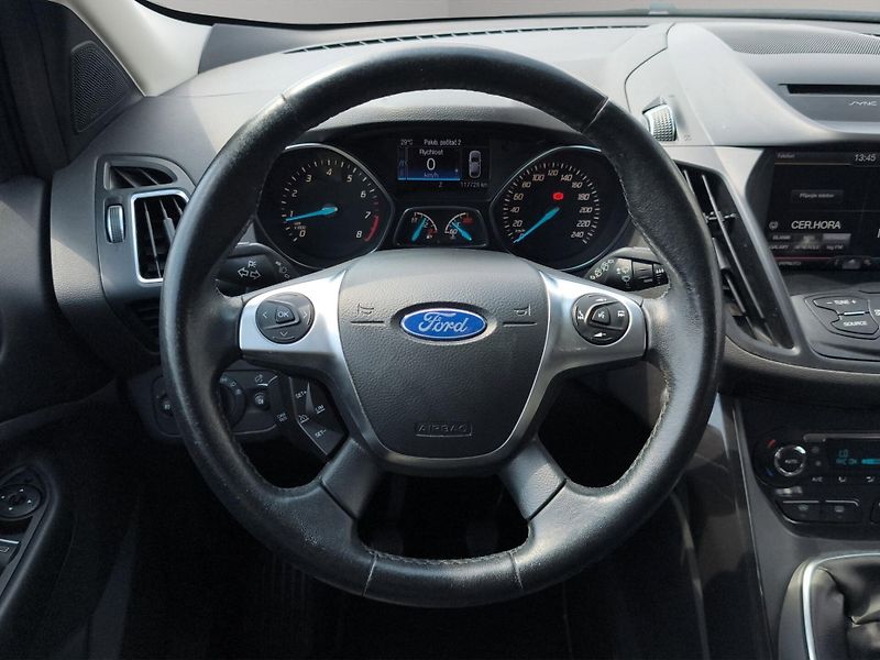 Ford Kuga (2016) 1.5 EcoBoost 110kW, Serv. knih - fotka 10 z 21