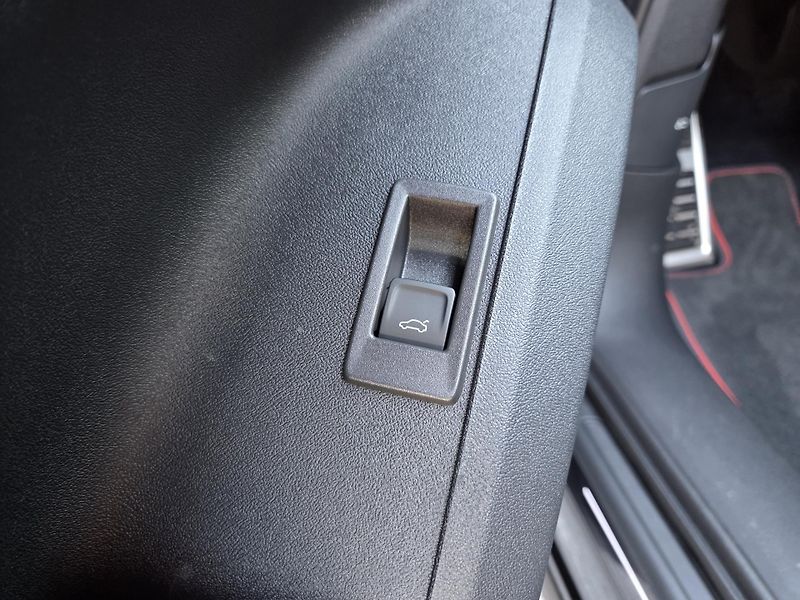 Audi Q5 TDi Q S-Line Vzduch Pano MAX!! - fotka 15 z 57