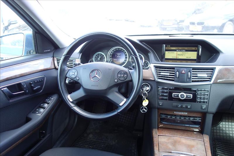 Mercedes-Benz Třídy E 350 CDi 195KW,ELEGANCE. - fotka 19 z 35