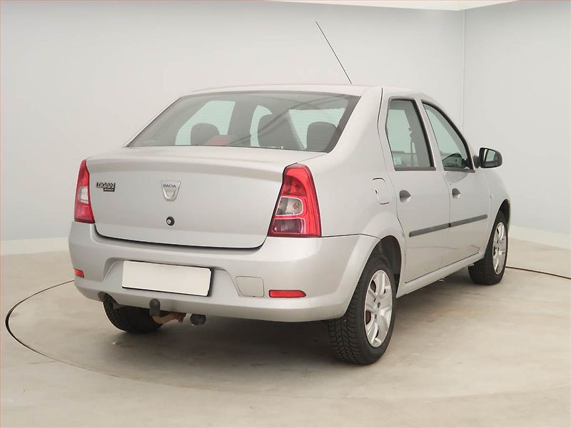 Dacia Logan (2010) 1.4, ČR,1.maj, udržované - fotka 5 z 11